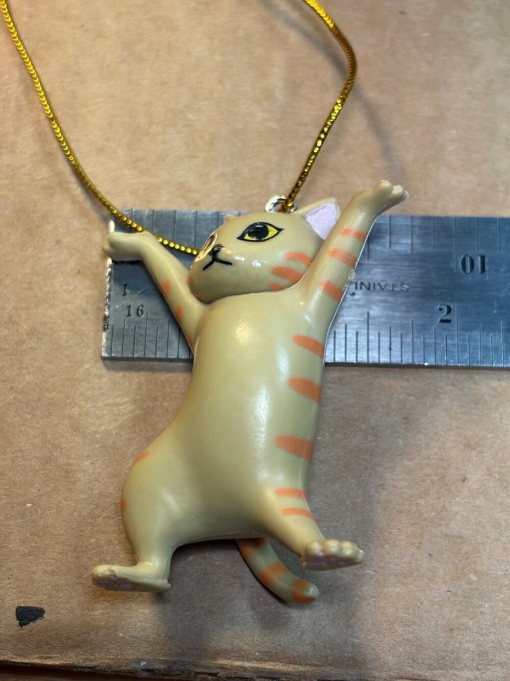 Stretching Cat Figurine Christmas Tree Ornament Beige With Orange Stripes Sf - Picture 10 of 10